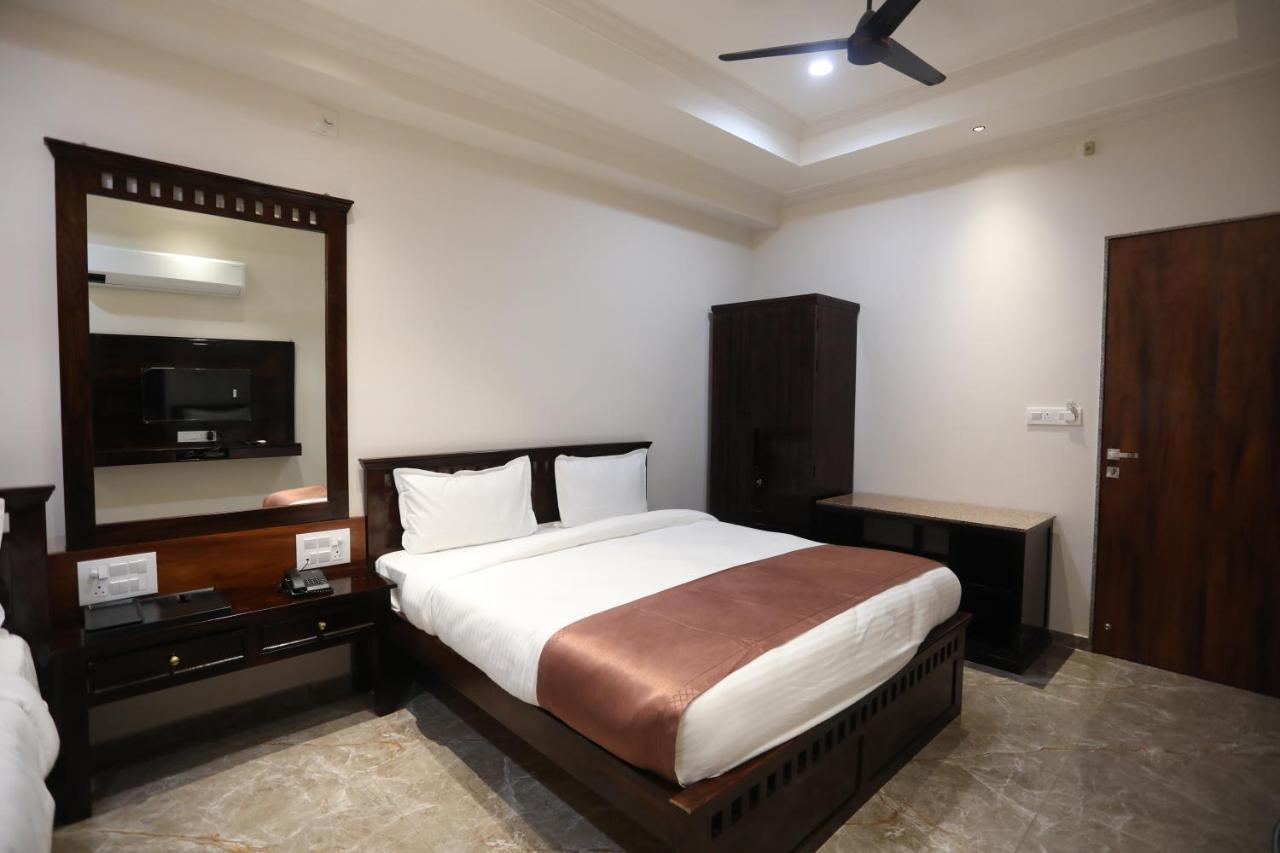 Chandan Kasturi Resort Dariāwad Exterior photo