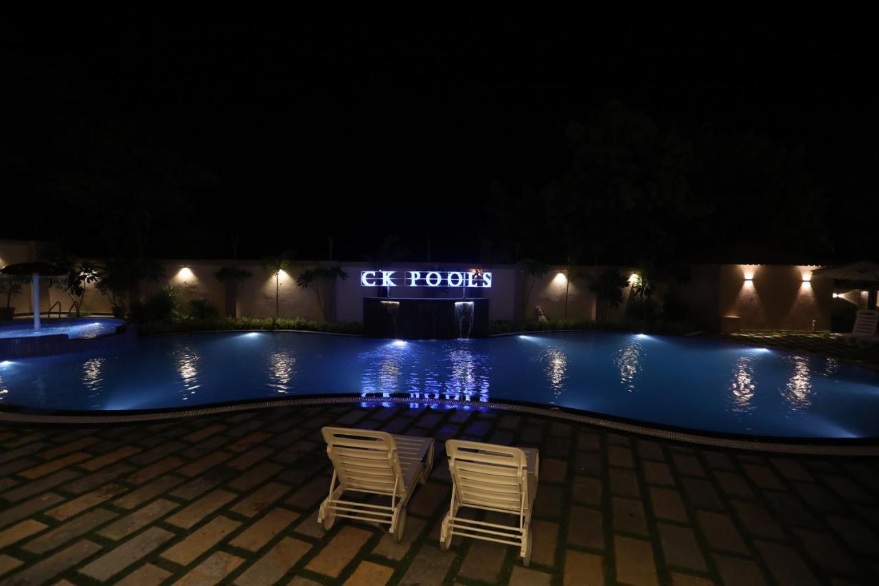 Chandan Kasturi Resort Dariāwad Exterior photo